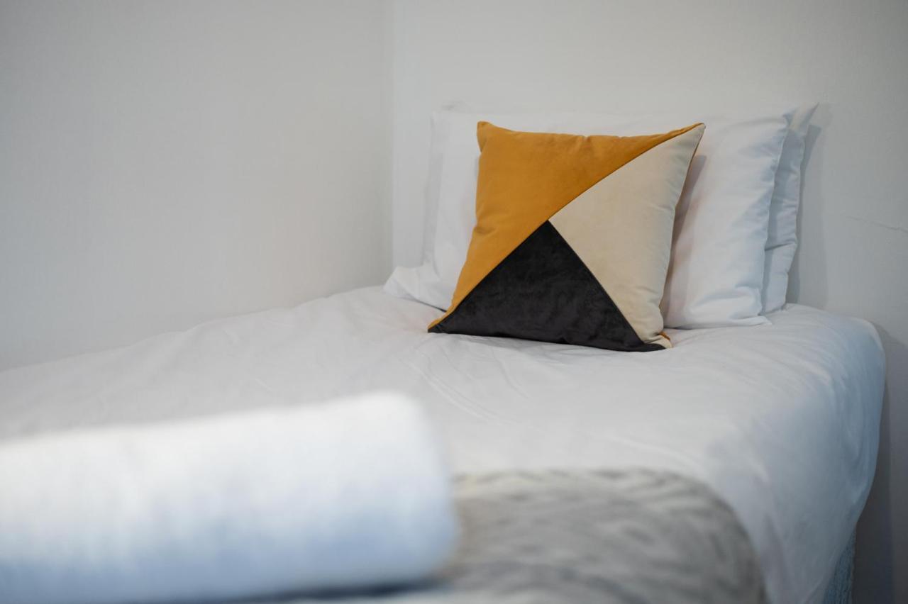 Parking, Smart Tv'S In All Rooms! スウォンジー エクステリア 写真