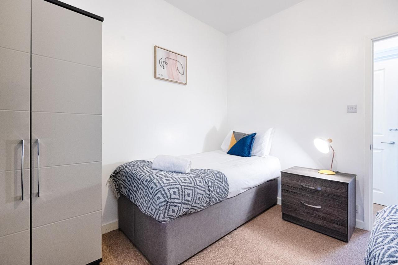 Parking, Smart Tv'S In All Rooms! スウォンジー エクステリア 写真